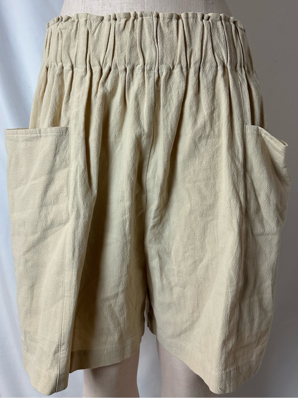 OZMA Cream Linen Shorts with Front Pockets